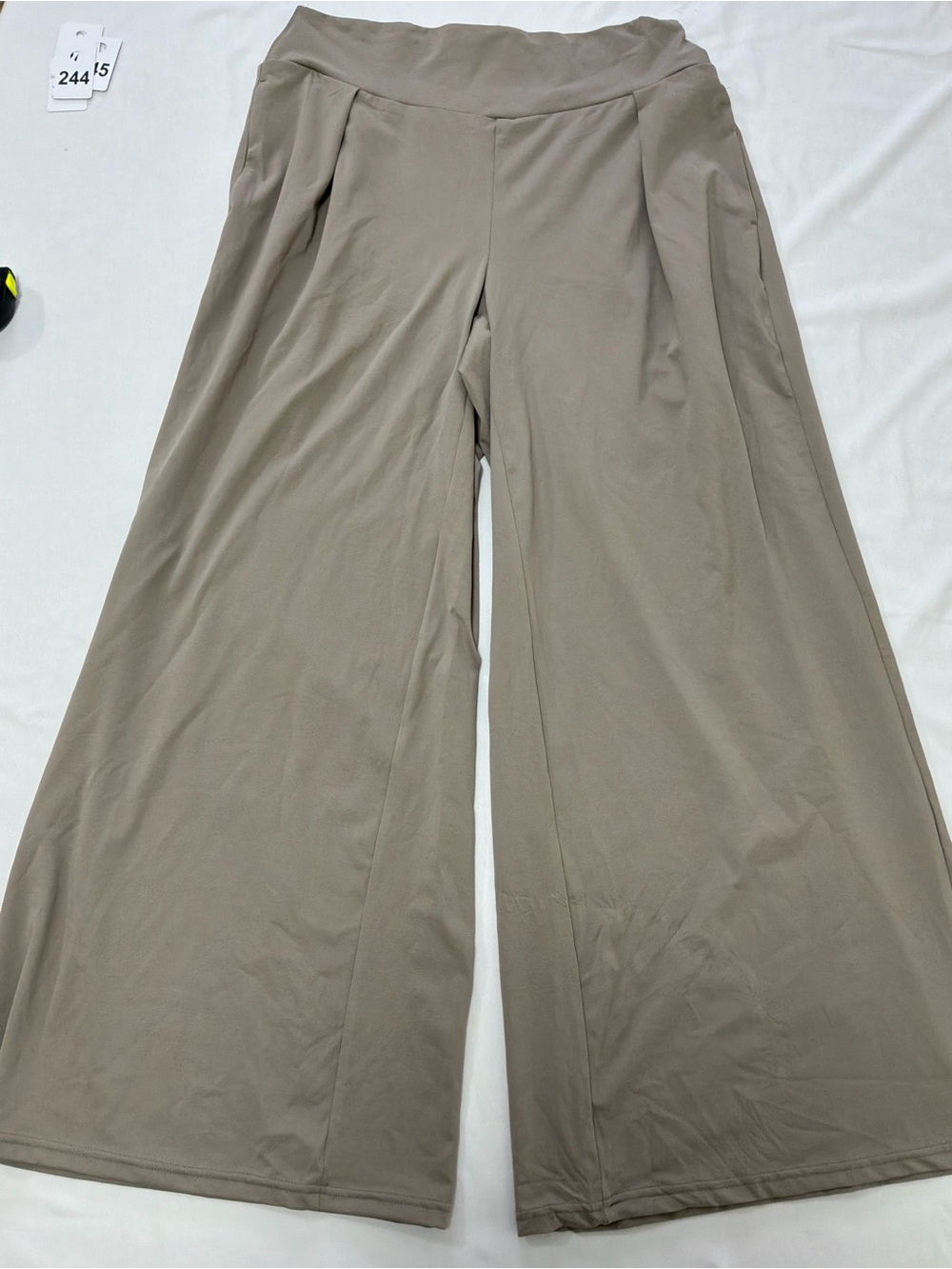 HALARA Wide Leg Pants in Taupe